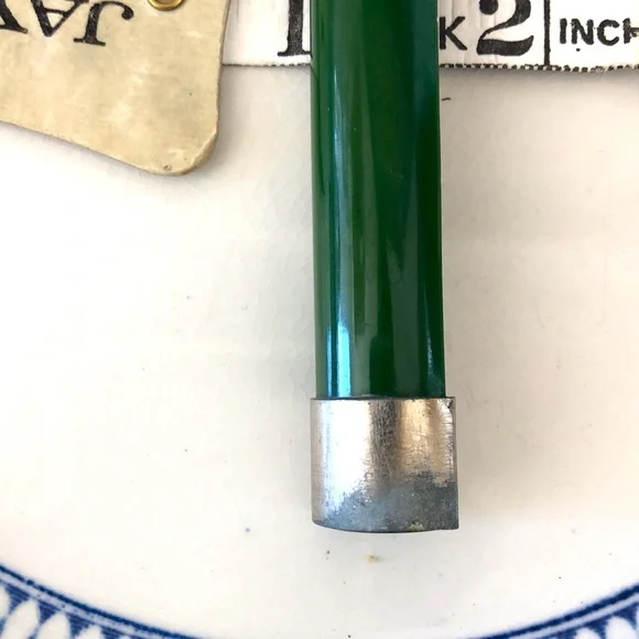 Dramatic Bakelite Brooch - Picture 8 of 10